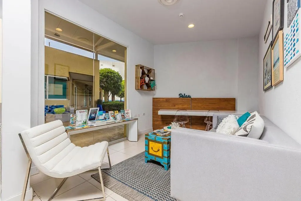 1Bs-Blue224 - Breath-Taking Ocean View Condo For 4, Palm Beach Apartment