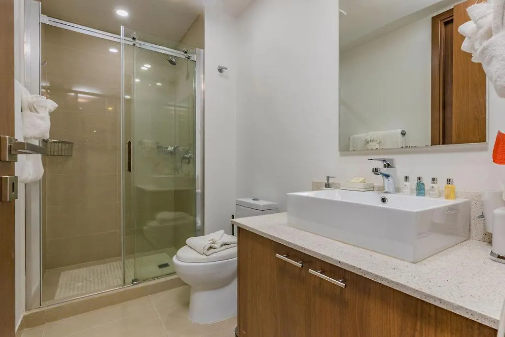 1Bs-Blue224 - Breath-Taking Ocean View Condo For 4, Palm Beach Apartment