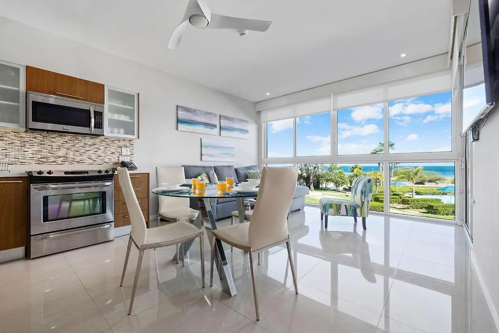 1Bs-Blue224 - Breath-Taking Ocean View Condo For 4, Palm Beach